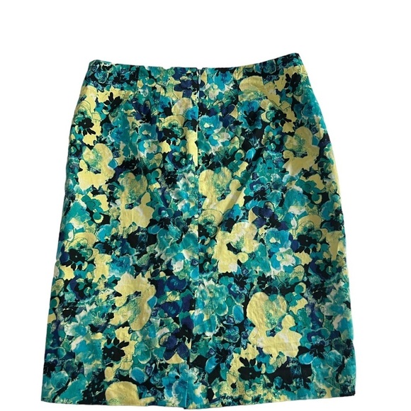 Ann Taylor Carrer Skirt Petite size 6 - Picture 1 of 3